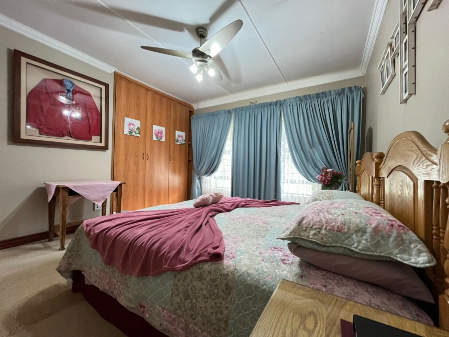 3 Bedroom Property for Sale in Protea Park North West